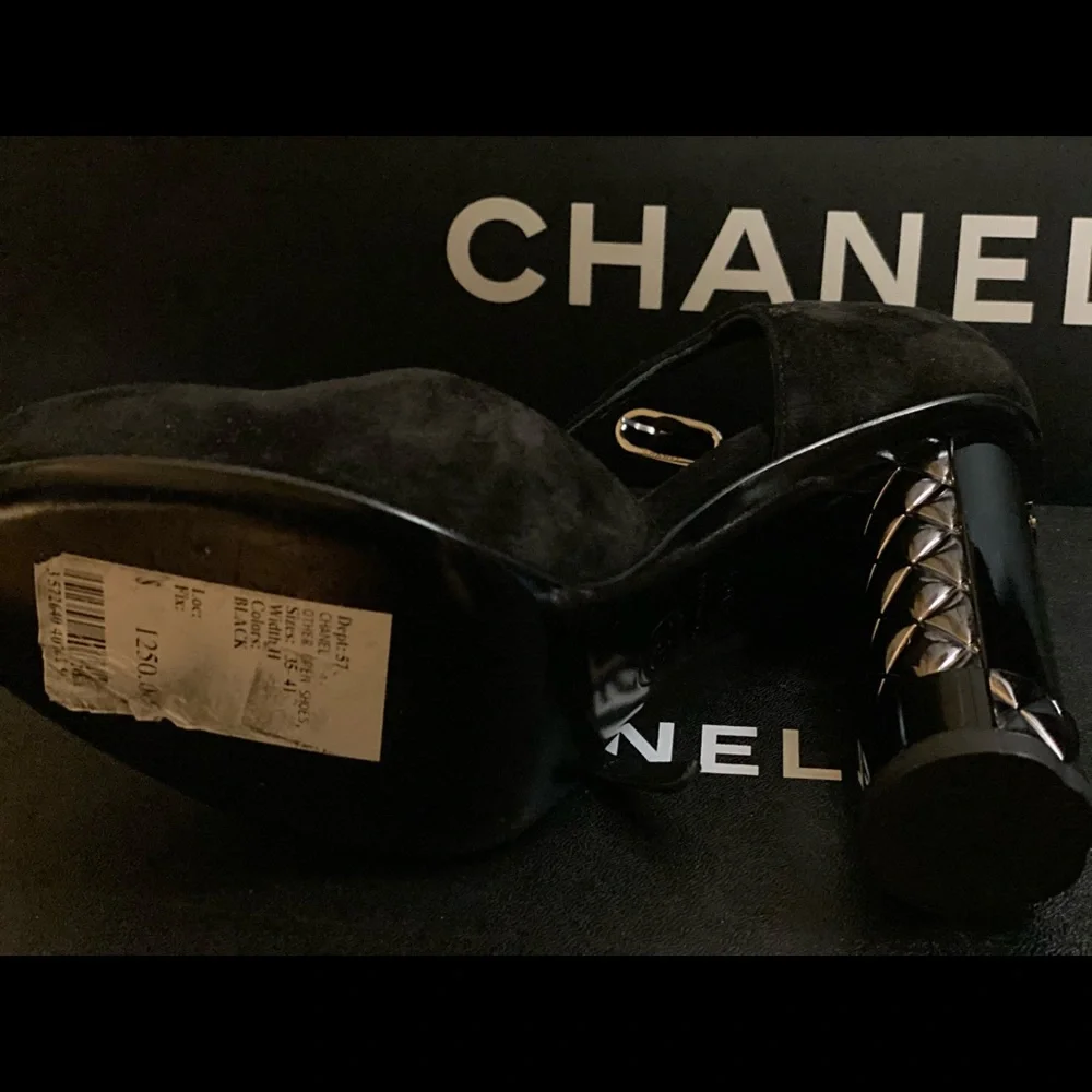 Chanel heels - Picture 2 of 3